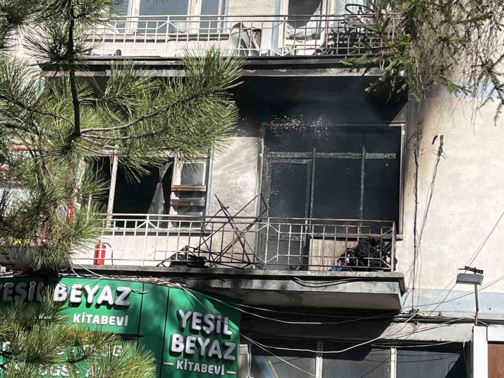 Meram’da çıkan ev yangını 2 çocuğu hayattan kopardı