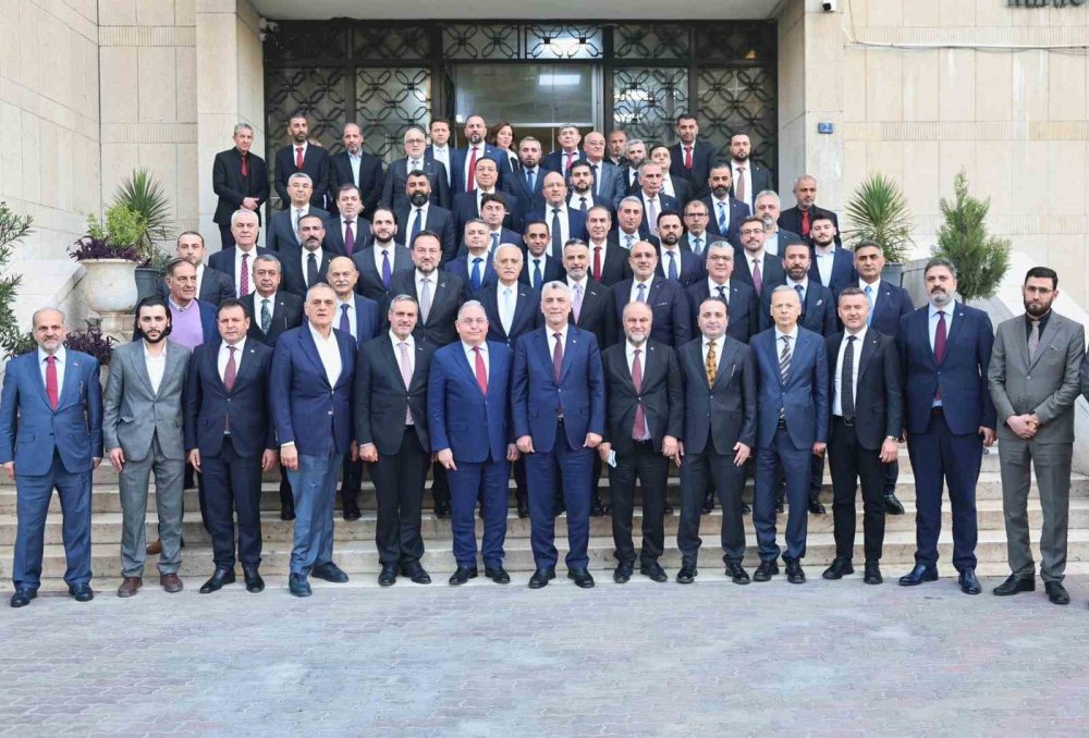 Suriyeli Bakanın Dudak Hareketi Toplantıya Damga Vurdu