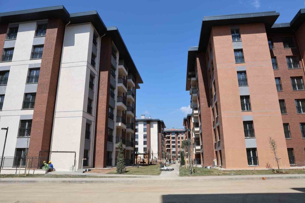 Yeni Ebrar Sitesi depremzedelerden tam not aldı