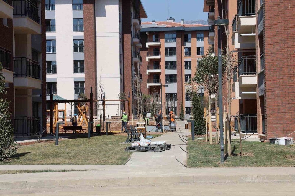 Yeni Ebrar Sitesi depremzedelerden tam not aldı
