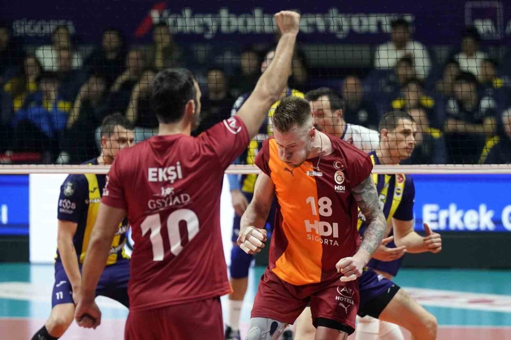 Fenerbahçe Yine Galatasaray'a Elendi