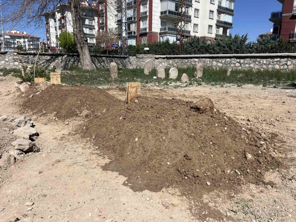 Yangında can veren kardeşler toprağa verildi