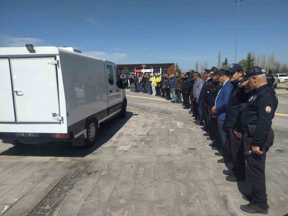 Kansere yenik düşen komisere son görev