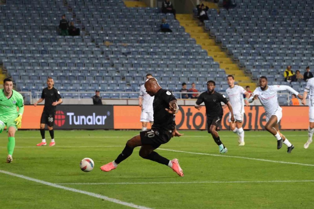 Konyaspor’dan hayati galibiyet: Düşme hattıyla bağ koptu