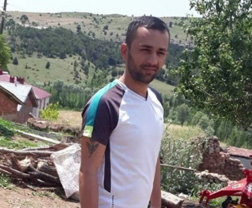 Eşinin cansız bedenini teşhis için morga geldi, demirlere yaslanıp gözyaşı döktü