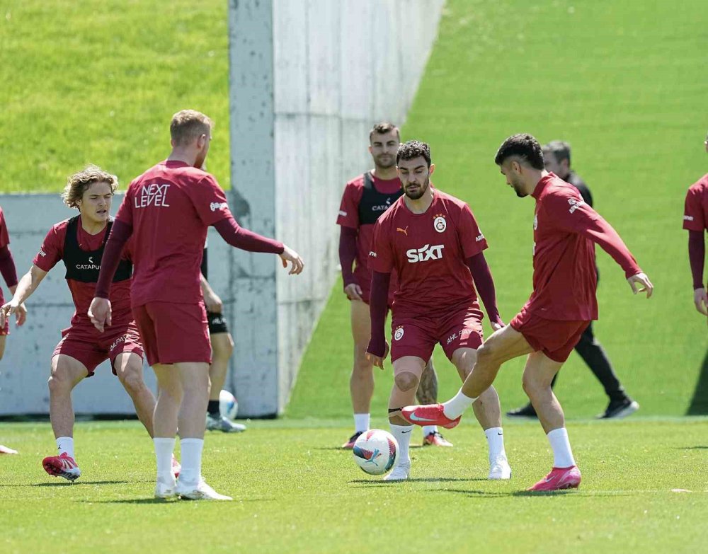 Galatasaray maça hazır, takım Konya'ya geliyor