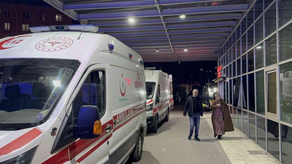 Kızlar birbirine girdi olay acil serviste sonlandı