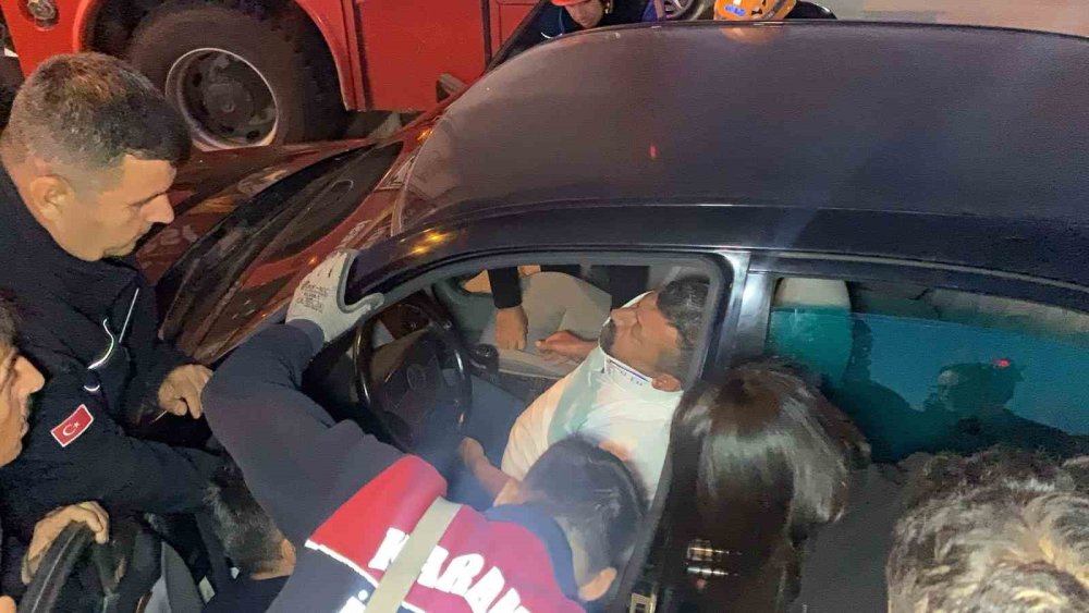 Kazada yaralanan baba, ağlayan oğlunu sakinleştirdi