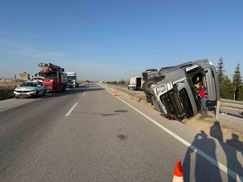Vestel’in Konya'ya gelen beyaz eşya yüklü tırı devrildi