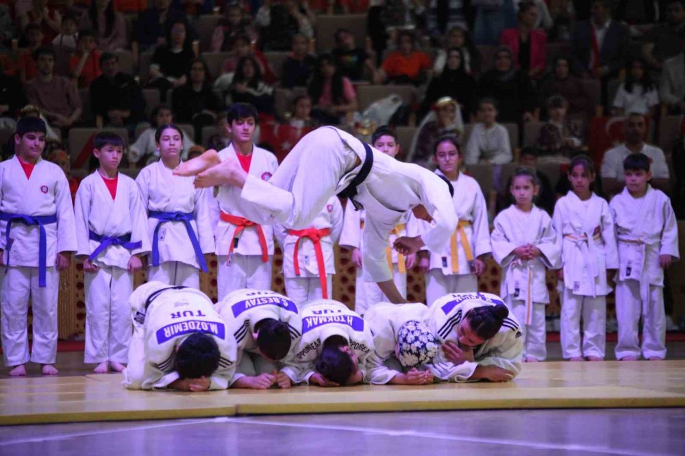 Konya’da 23 Nisan coşkusu