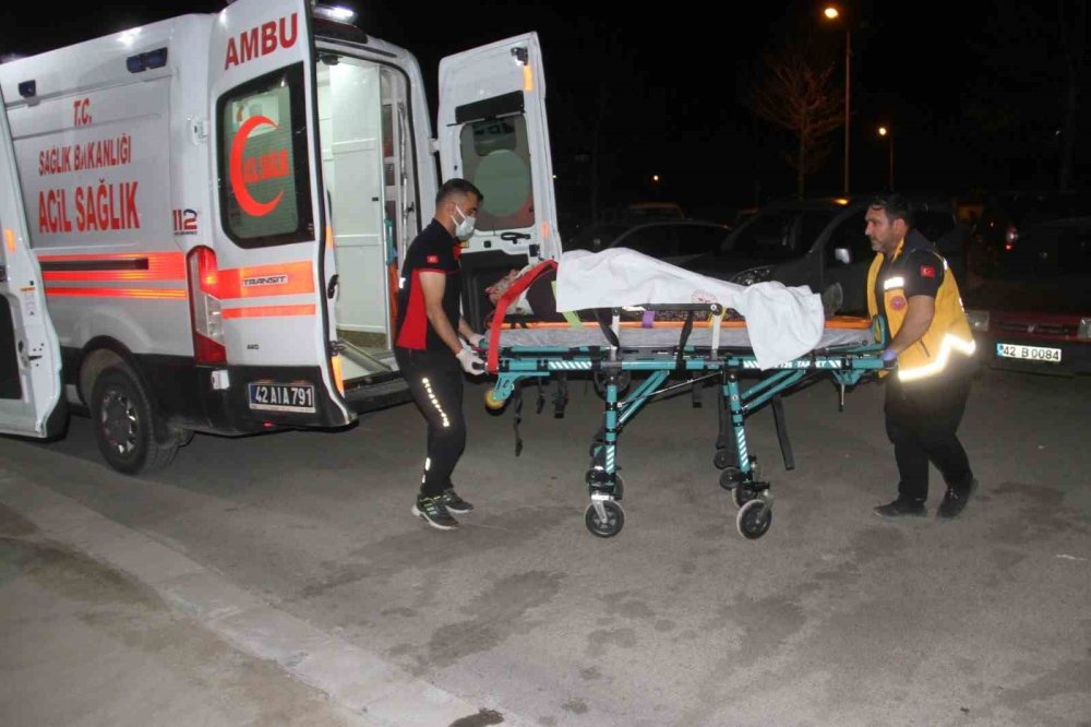 Otomobil dağ yolunda uçuruma yuvarlandı: 5 yaralı