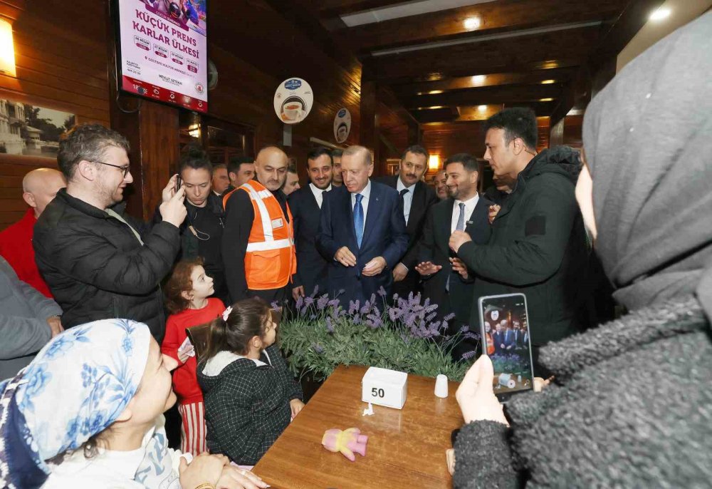 Cumhurbaşkanı Erdoğan da geceyi dışarda geçirdi