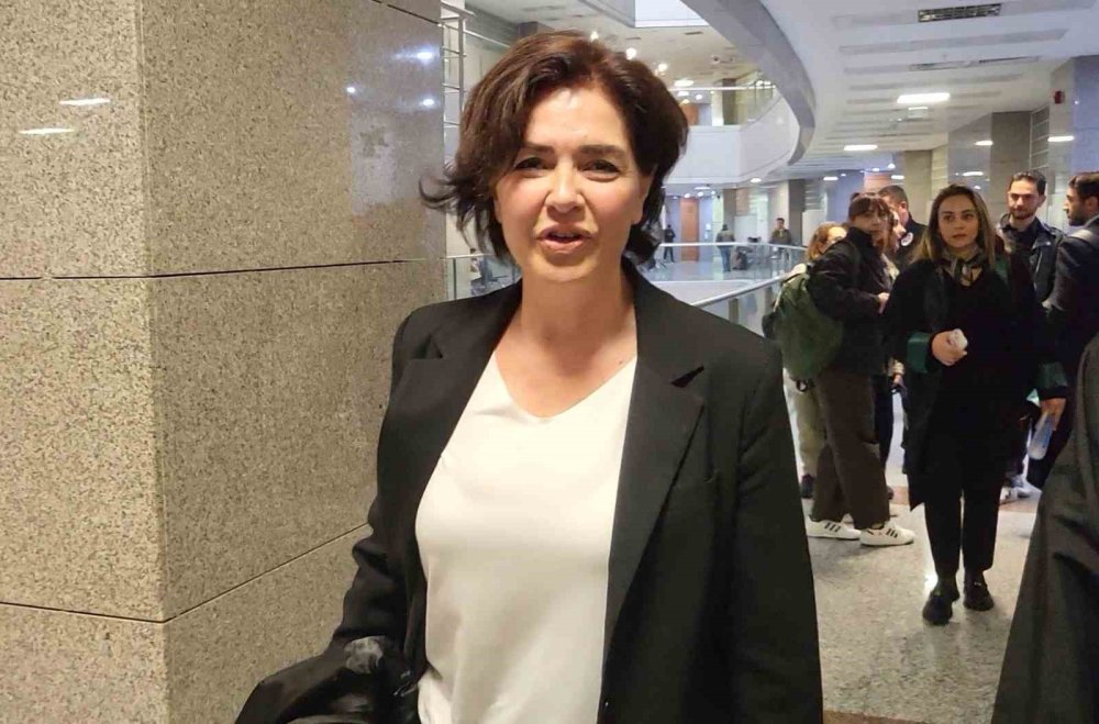 Gazeteci Özlem Gürses’e hapis cezası