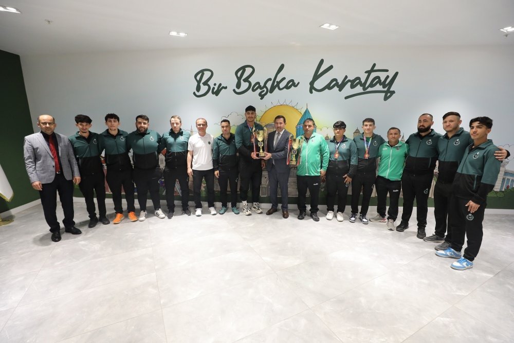 Karatay Belediyespor’un İşitme Engelli Güreşçileri Madalyalarla Döndü