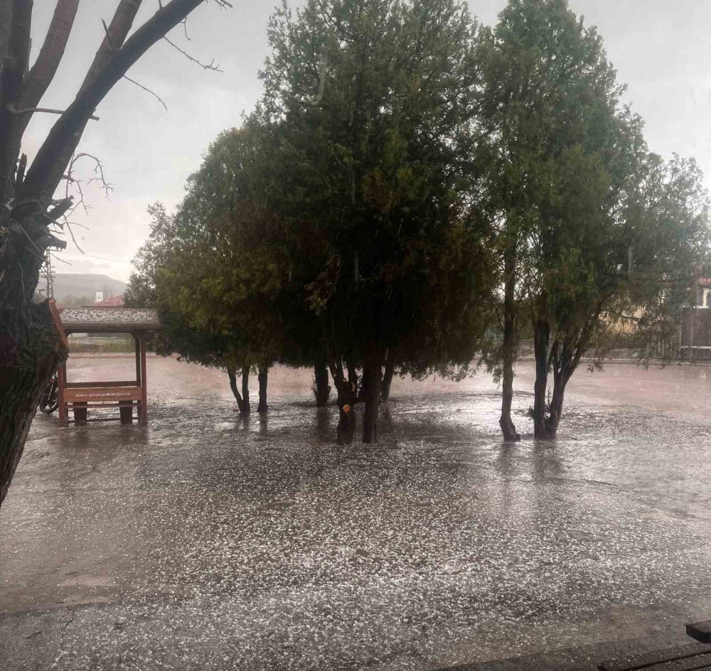Kulu’da mahalleler sular altında kaldı
