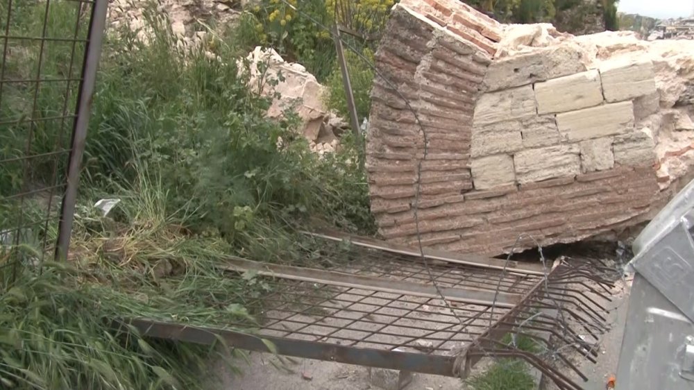 Sur yıkan deprem