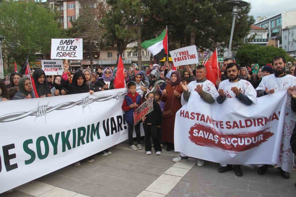 Beyşehir'de "Gazze Ölüyor, Ayağa Kalk" Temalı Yürüyüş Gerçekleşti