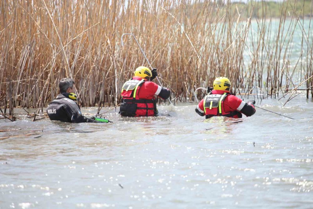 Konya'nın Kurbağa Adamları Bölgeye Güven Veriyor