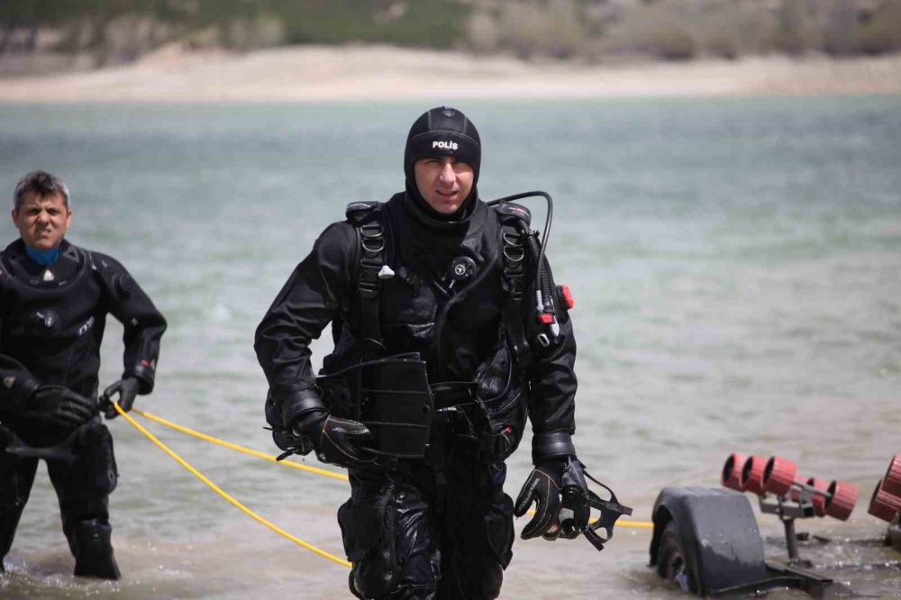 Konya'nın Kurbağa Adamları Bölgeye Güven Veriyor