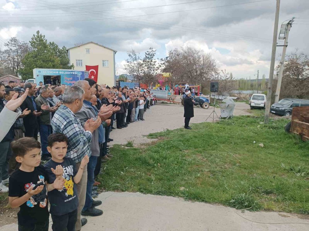 Konya'da çiftçinin yüzü güldü: Şükür duaları yapılıyor