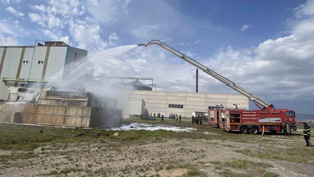 Tüzünler Yağ Üretim Tesisi'nde korkutan yangın