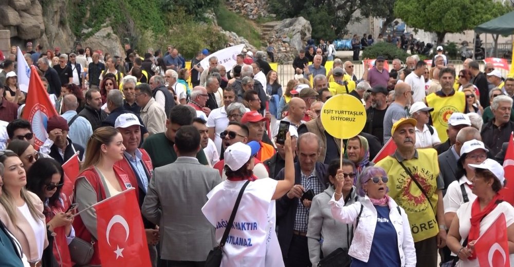 Alanya sokağa sığmadı