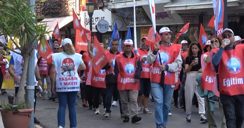 Alanya sokağa sığmadı