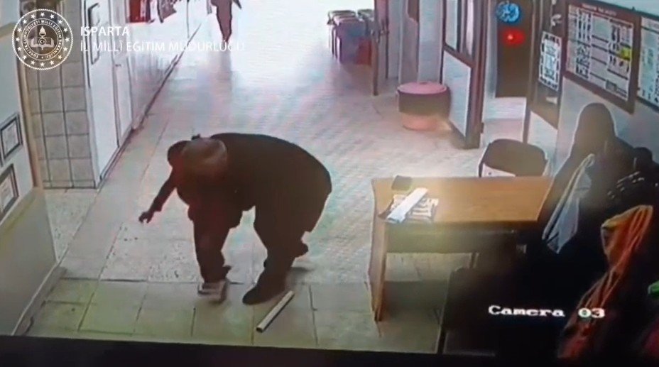 İlkokul öğrencisi boğulmaktan son anda kurtarıldı