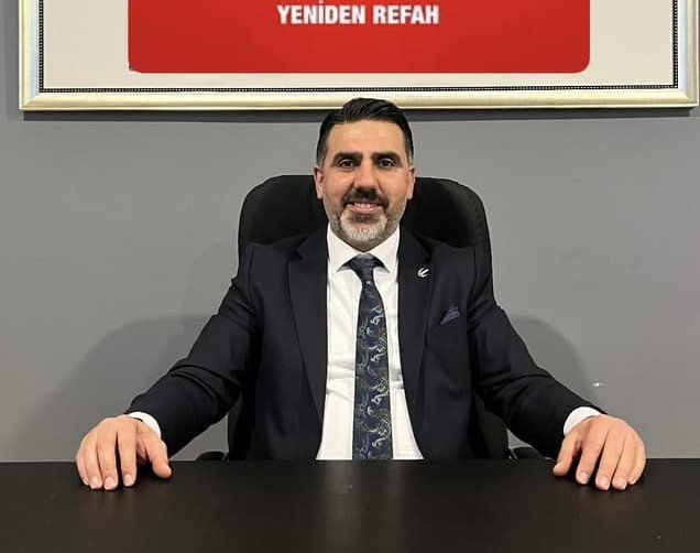 Yeniden Refah'ta direniş sürüyor! Parti kapanmanın eşiğindeyken başkan değiştirdi