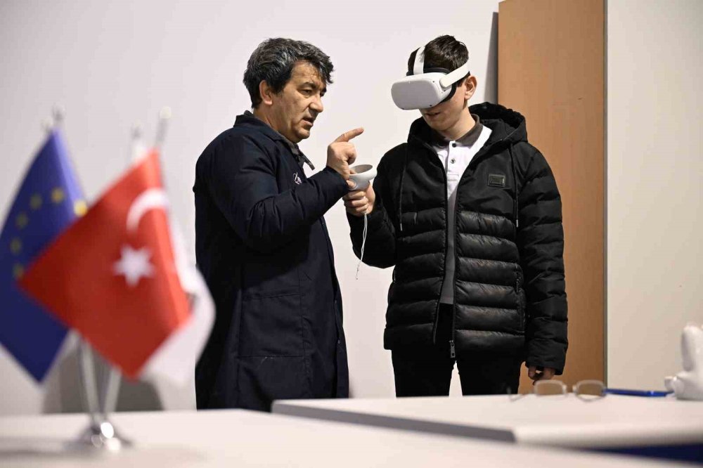 Elektrikli Araç Teknolojilerinde Ağaç Yaşken Eğiliyor