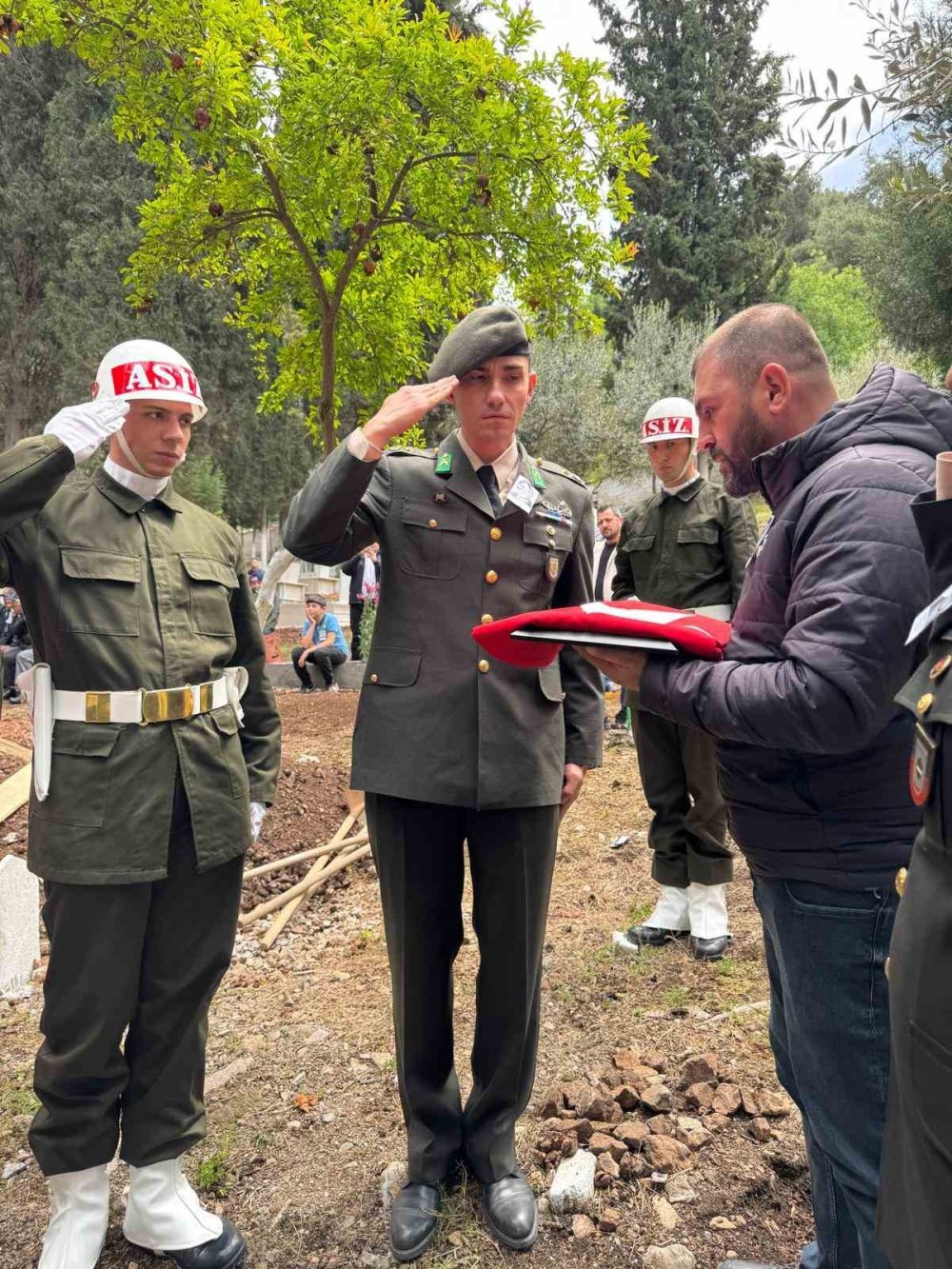 Kimse bilmiyordu cenazede ortaya çıktı