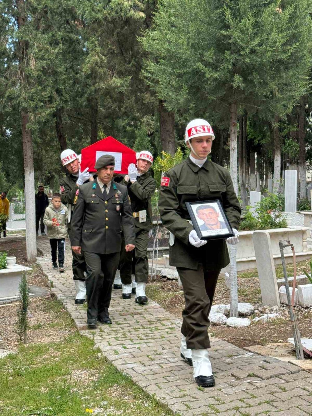 Kimse bilmiyordu cenazede ortaya çıktı