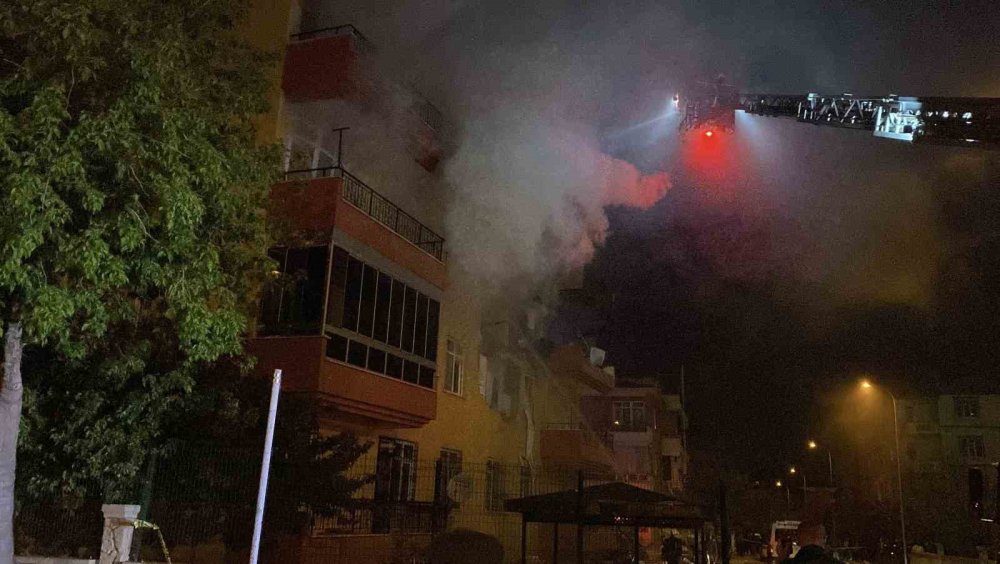 Konya’da 4 katlı apartmanda şiddetli patlama: Çok sayıda yaralı var