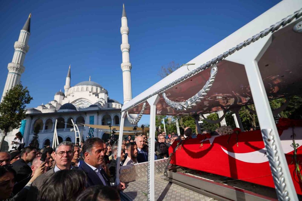 Sırrı Süreyya Önder, Zincirlikuyu'da toprağa verildi