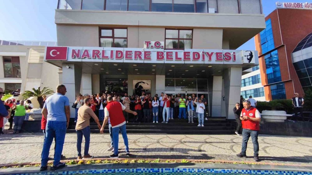 Bir belediyenin daha çalışanları greve gidiyor