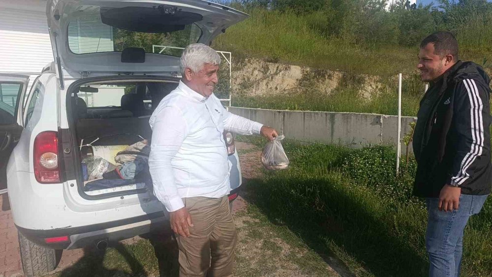 Kontağı üzerinde bırakılan araba göz göre göre çalındı