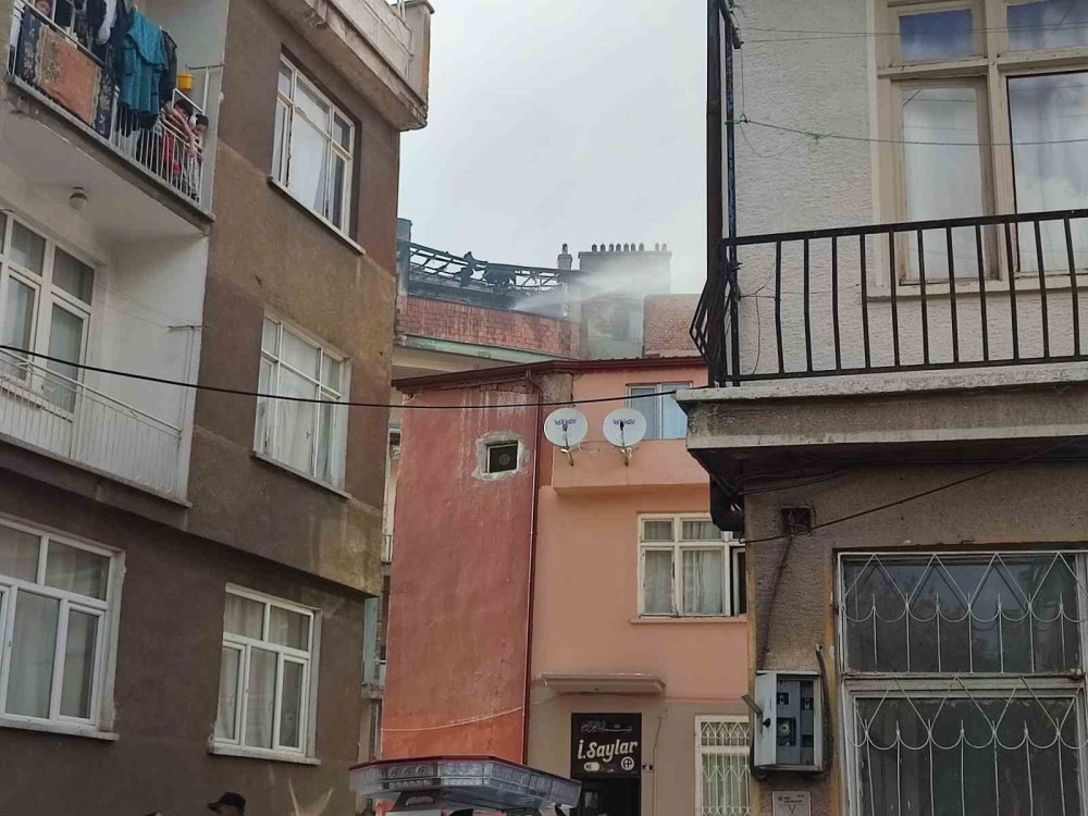 Konya’da boşaltılan 5 katlı apartmanda yangın paniği