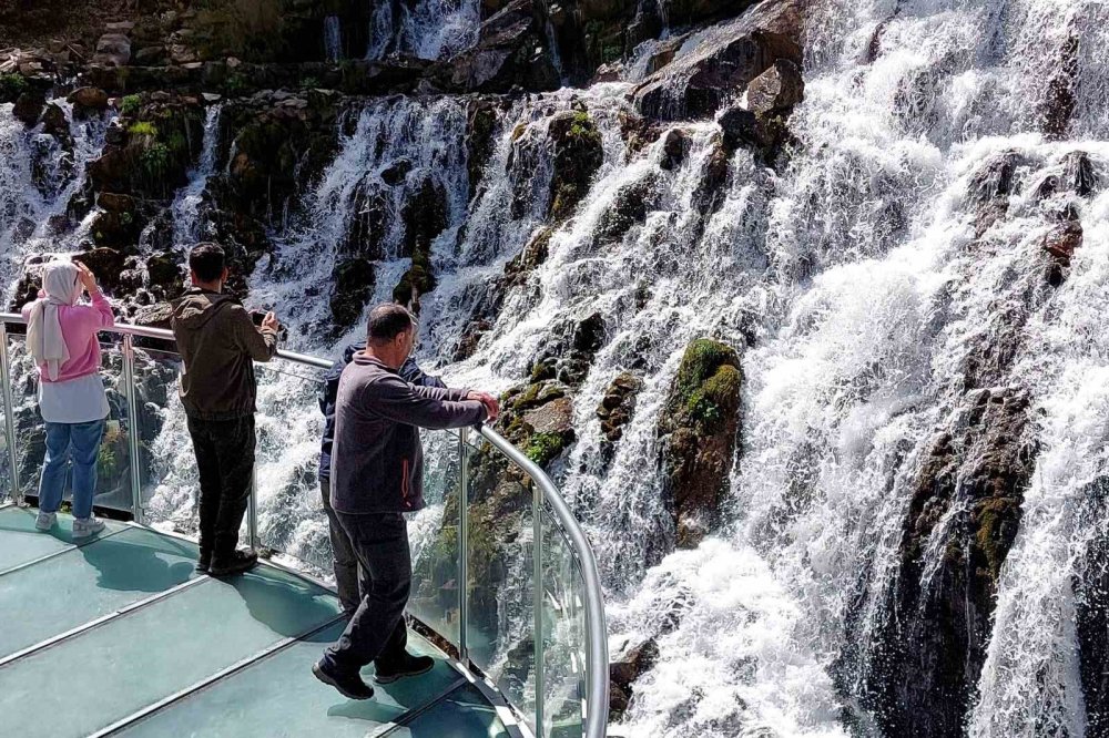 Kıskandıran manzara: Konya kuruyor, Tomara çağlıyor
