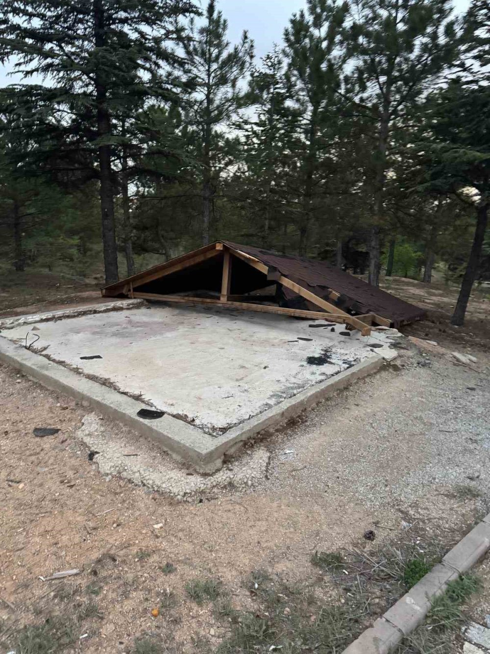 Aşıkpaşa Tabiat Parkı kirli tuvaletleriyle tepki çekti