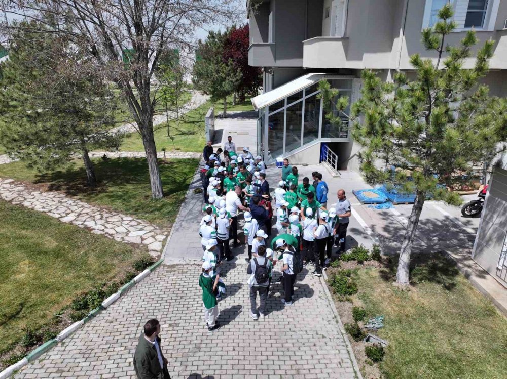 Küçük taraftara büyük jest