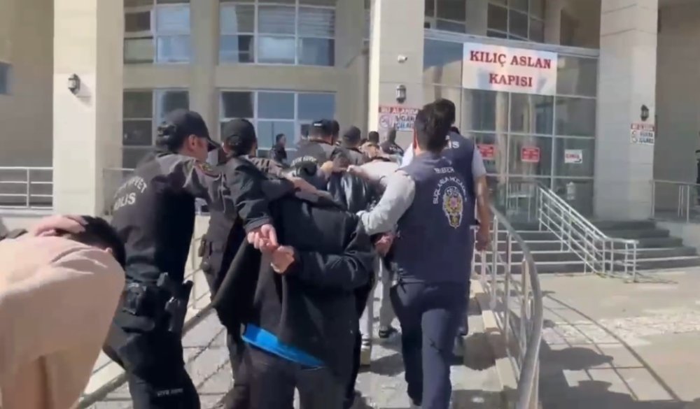 Konya Polisinden dolandırıcılara 10 ilde operasyon