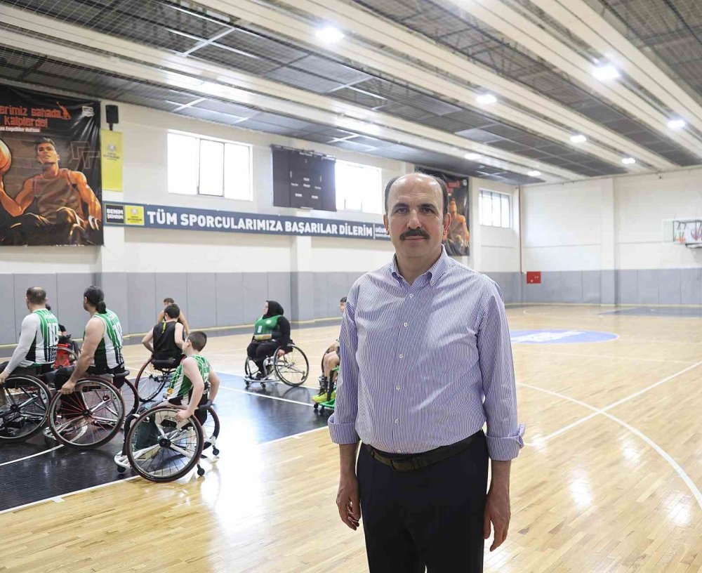 Başkan Altay tekerlekli sandalyede
