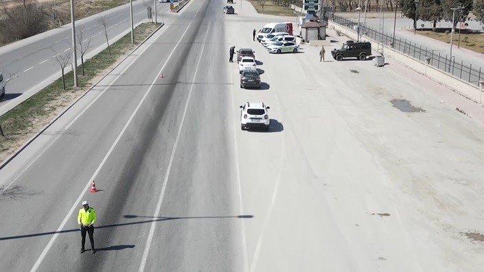 Konya merkezli göçmen kaçakçılığı operasyonunda 8 organizatör tutuklandı