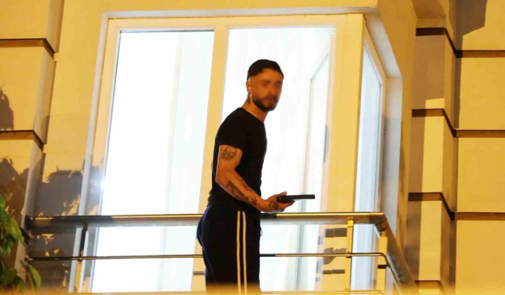 Eline oyuncak tabanca alıp 'Sizi Allah'a şikayet edeceğim' dedi