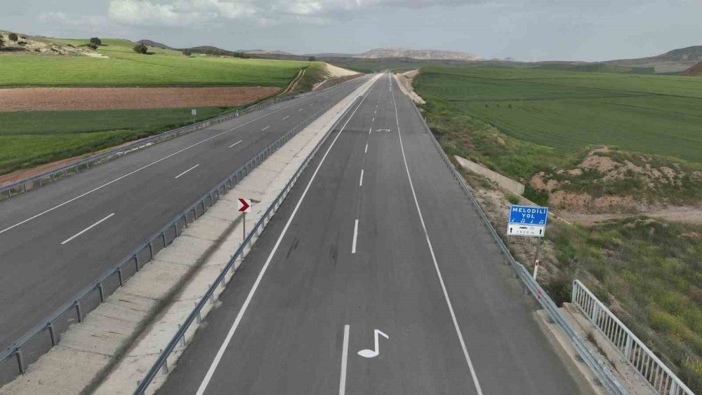 Ankara'ya girenler ve çıkanlar tekerlekleriyle bu marşları dinliyor