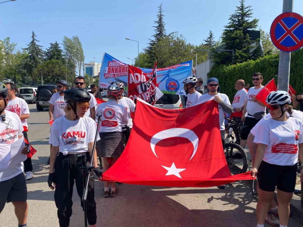 Hakları için Ankara'ya kadar pedal çevirdiler