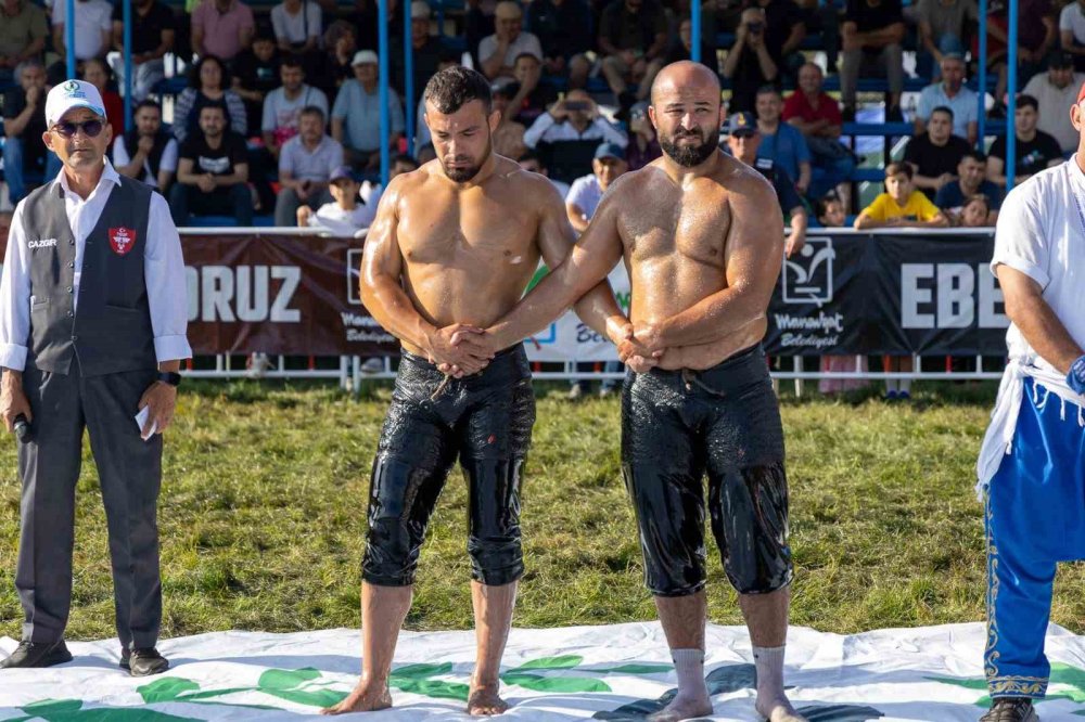 Manavgat’ta başpehlivan Kemeri Orhan Okulu’nun oldu