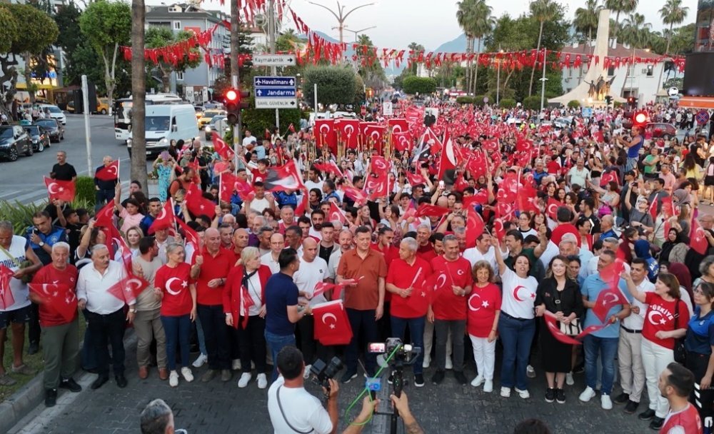 Sorunları bitmeyen Alanya Gökhan Özen'e konser verdirtti