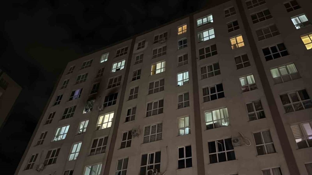 11 katlı binada çıkan yangında bir kadın 8. kattan atladı