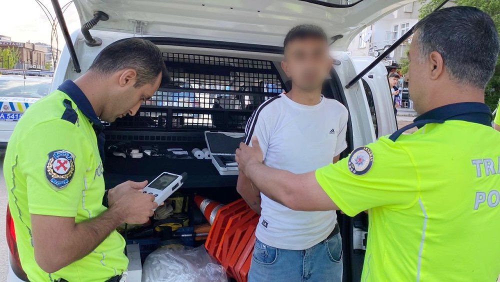 Alkollü ve ehliyetsiz sürücü tehditler savurdu